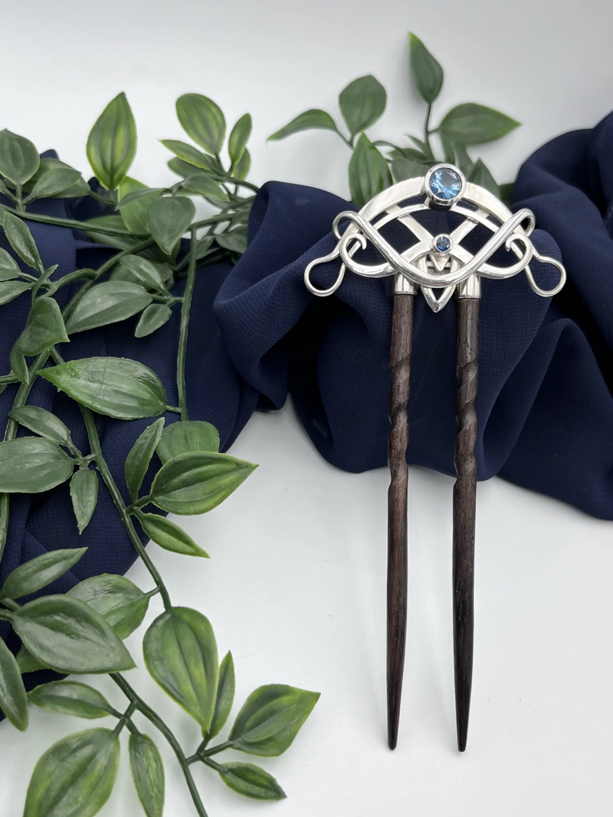Jugendstil Haarkamm mit Saphir und Swiss blue Topas