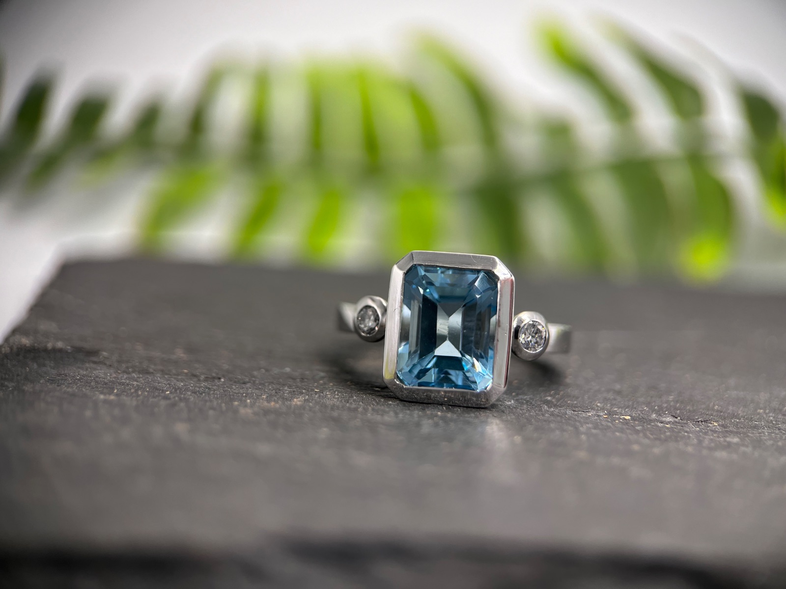 Topasring mit Brillanten